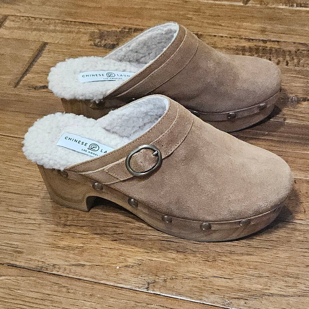 Chinese Laundry Carlie Tan Mule Clogs With Nail Head Accents Sherpa Lining